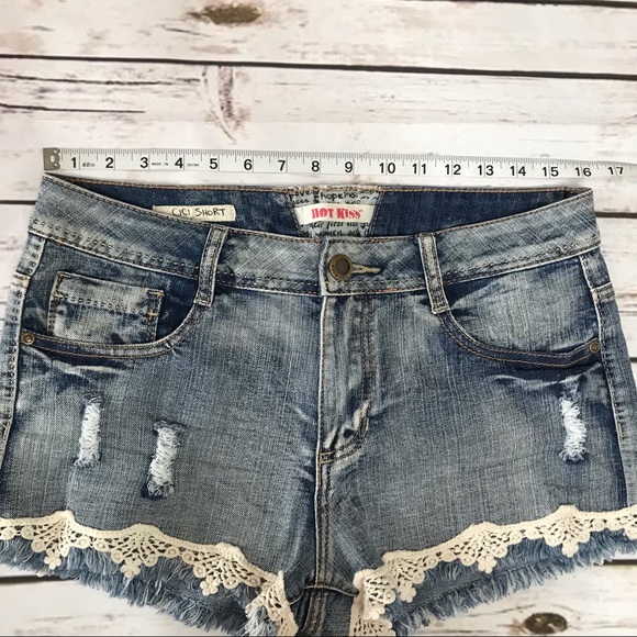 🌴Hot Kiss Cici Crochet Detail Denim Shorts Sz 11 - Picture 5 of 9
